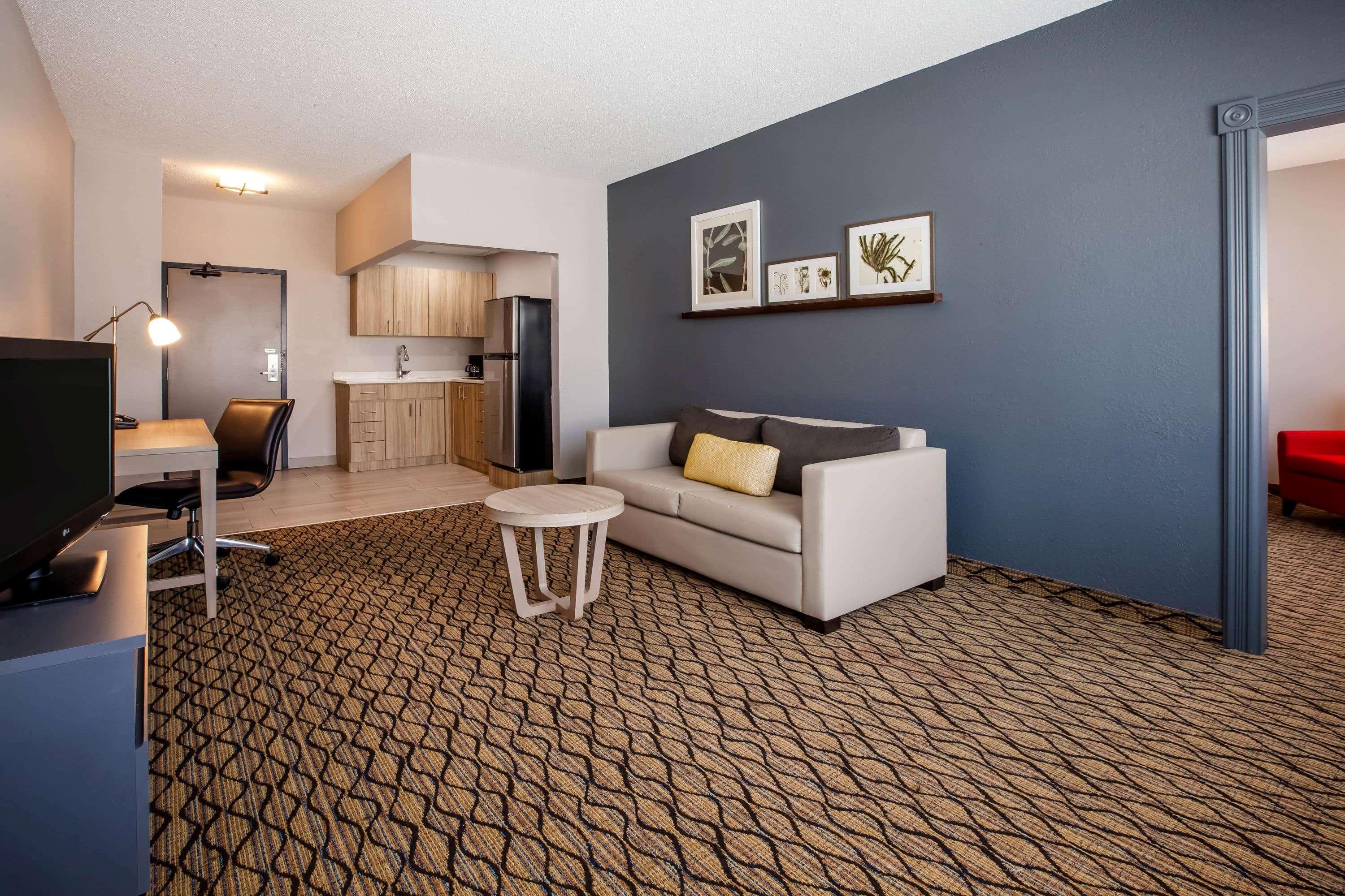 Days Inn & Suites By Wyndham Rochester Hills Mi Exterior foto