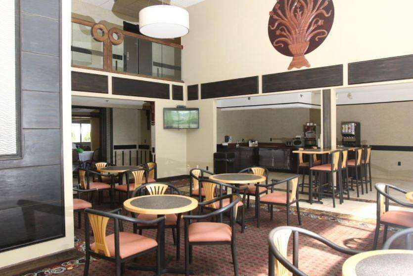 Days Inn & Suites By Wyndham Rochester Hills Mi Facilidades foto
